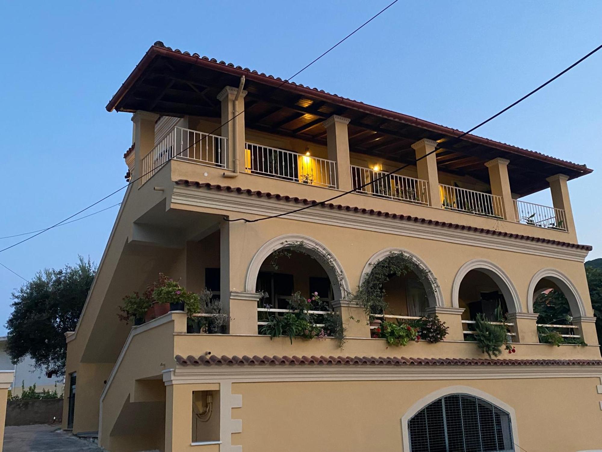 Alexandra'S Boutique House Kato Garouna Exterior foto
